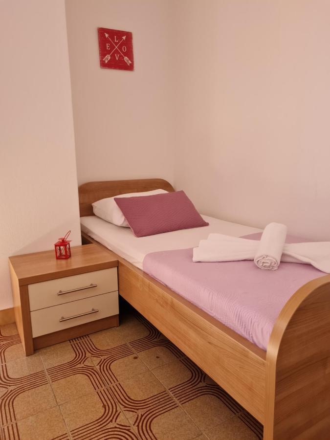 Apartments Dorotea Novalja Exterior photo