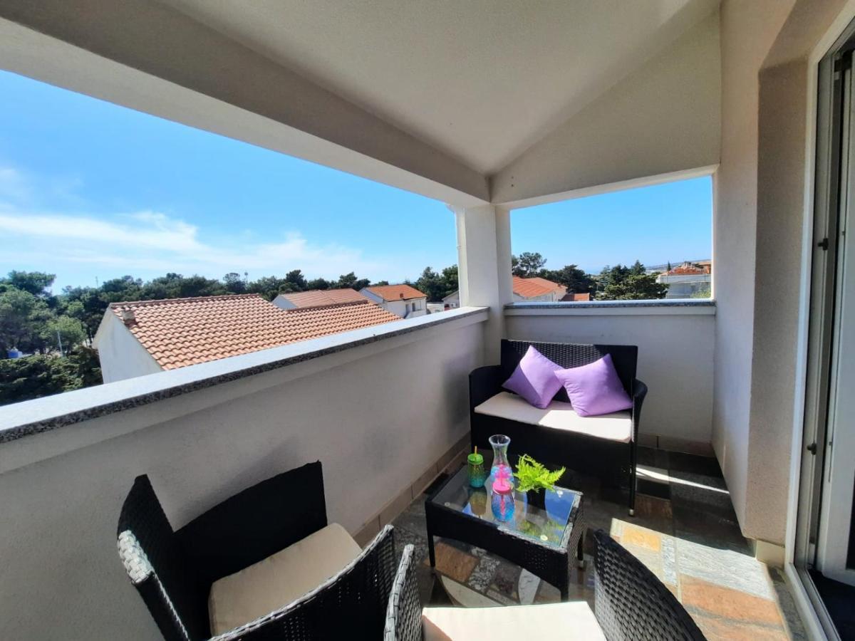 Apartments Dorotea Novalja Exterior photo