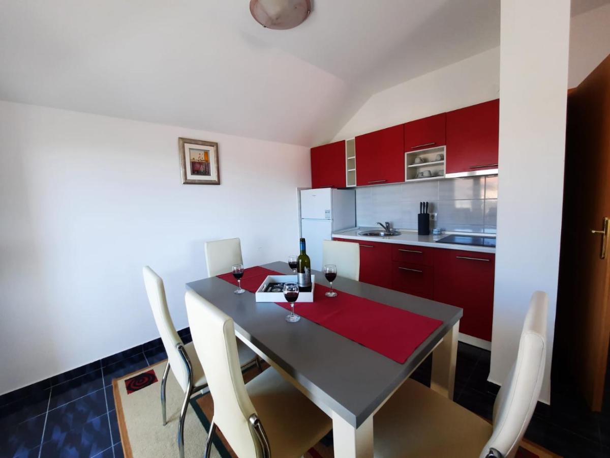 Apartments Dorotea Novalja Exterior photo